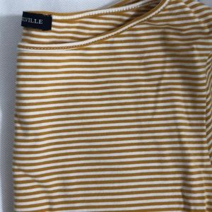 Brandy Melville Cropped Long Sleeve Tee